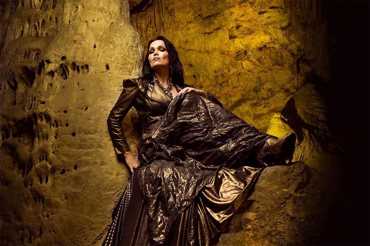 Tarja canta METALLICA