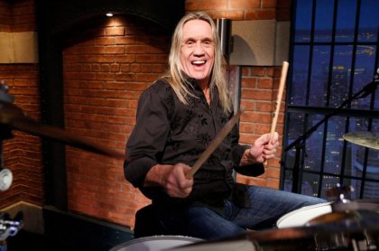 Nicko McBrain de IRON MAIDEN afronta su recuperación tras sufrir un derrame cerebral