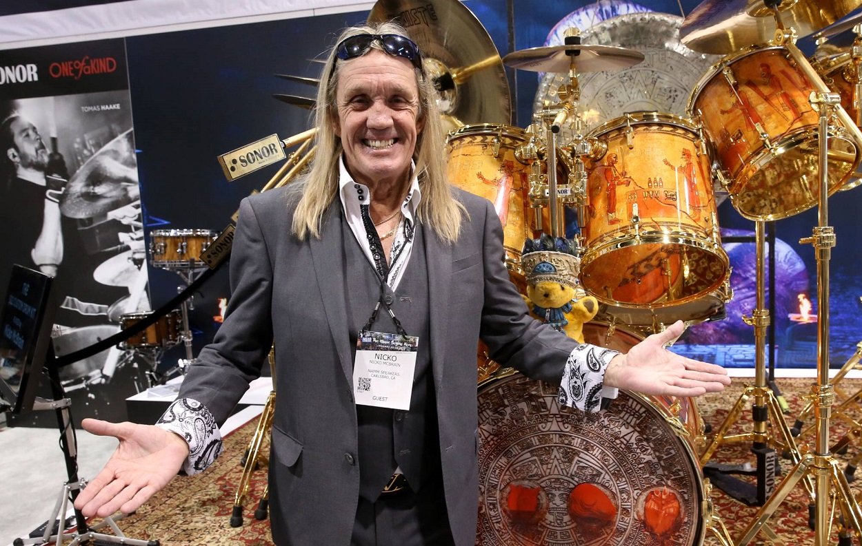 Nicko McBrain de IRON MAIDEN afronta su recuperación tras sufrir un derrame cerebral